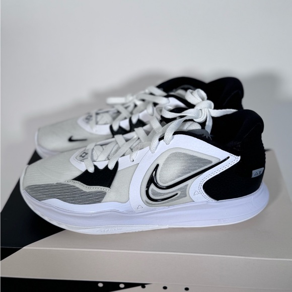 NIB Kyrie Low 5 'White Wolf Grey Black' - Picture 4 of 7